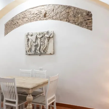Apartment Domus Castle Colosseum - Rione Monti