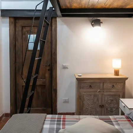 Domus Castle Colosseum - Rione Monti Apartment Rome